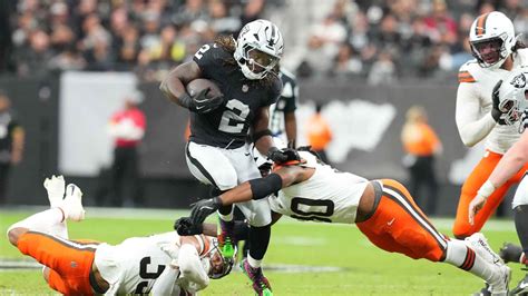 Ashton Jeanty 2026 season Raiders Klint Kubiak wide zone scheme