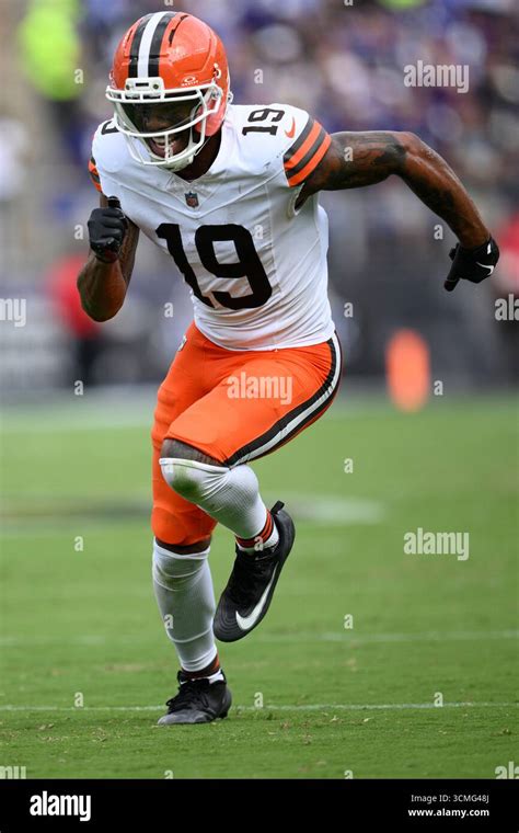 Cedric Tillman Cleveland Browns wide receiver number 19