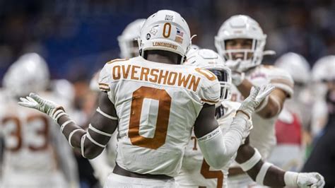 DeMarvion Overshown Texas Longhorns linebacker career stats