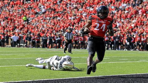 Jerome Ford running back Cincinnati Bearcats 2021 season in action
