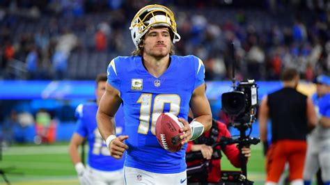 Justin Herbert interceptions Giants Chargers Los Angeles Chargers Week 4 loss analysis