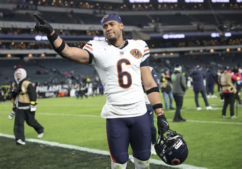 Kyler Gordon on the sideline during a Chicago Bears 2025 NFL season game, wearing jersey number 6
