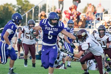 Leo Chenal high school career Grantsburg Wisconsin football
