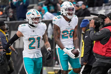 Rasul Douglas Miami Dolphins 2025 PFF grade AFC Defensive Player Week