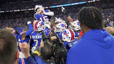 Tyler Bass pelvic injury 2025 surgery IR Buffalo Bills Matt Prater replacement