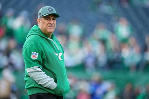 Vic Fangio Eagles 2025 season defensive coordinator retirement